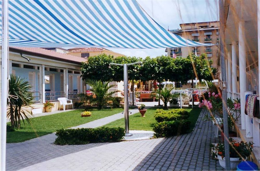 Hotel Piccadilly Lido di Camaiore Exteriör bild